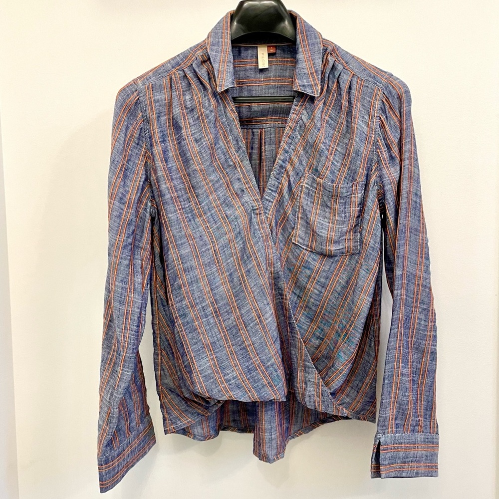 NWOT Pilcro striped twist front blouse, size S